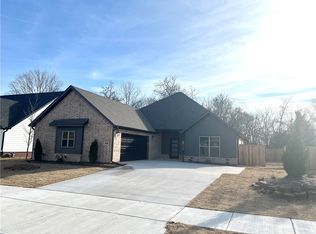 3305 SW Sandalwood Ave, Bentonville, AR 72713