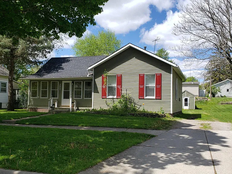 1057 Reynolds St — Photo 1