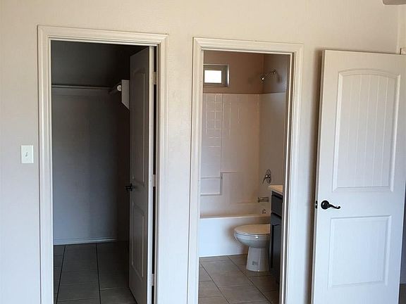 4th image of 3642 E Hernandez St