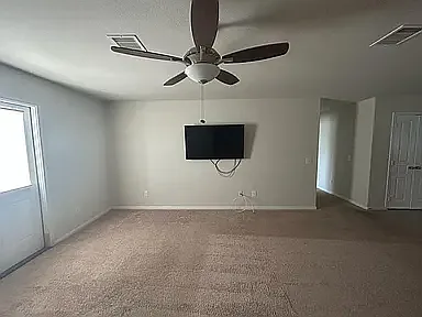 3 bed, 1725 sqft, $1,900 — Photo 2