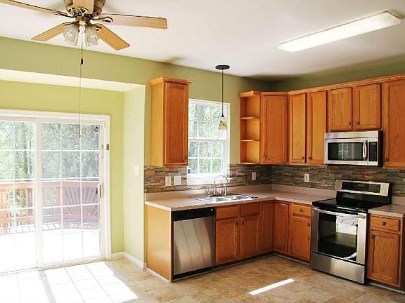 3rd image of 9371 Hersch Farm Ln