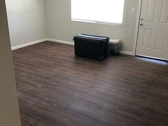 2nd image of 1018 Magnolia St APT B