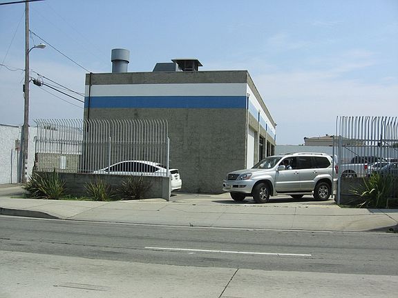 2nd image of 4470 W Rosecrans Ave