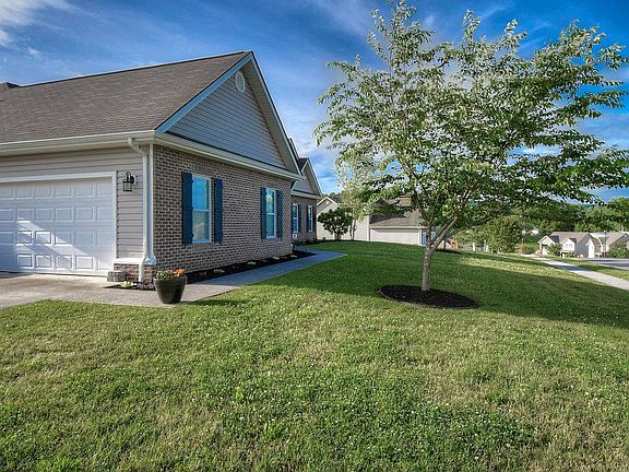 4th image of 1816 Golden Oak Ln
