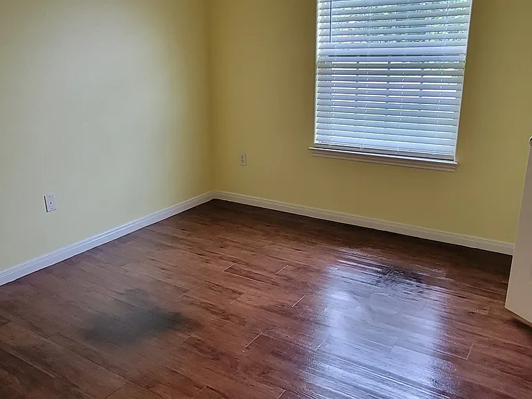 1109 Livermore St — Photo 11