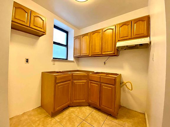 3rd image of 117 15th St #A2