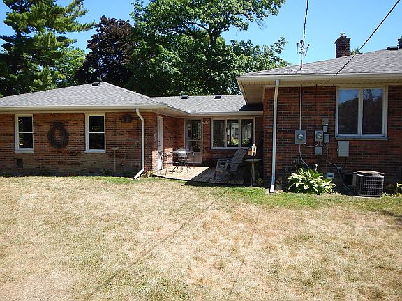 3rd image of 1420 Oakwood Ave