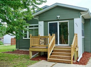 404 1st Ave SE, Pine Island, MN 55963