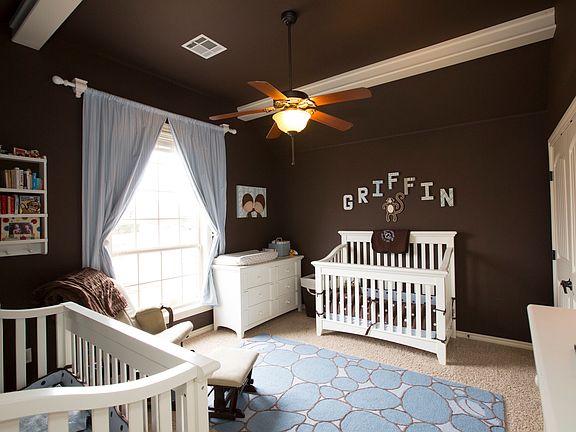 Spacious bedroom with closet