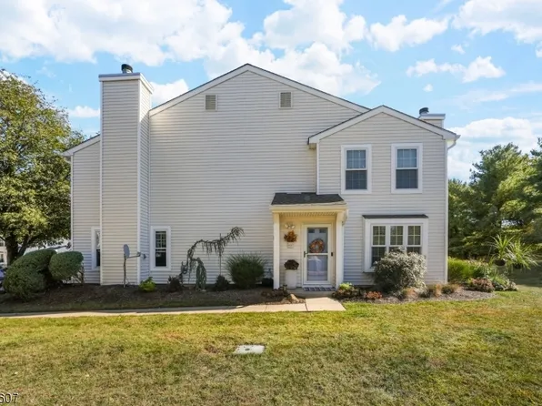 32 Almond Dr, Franklin Twp., NJ 08873