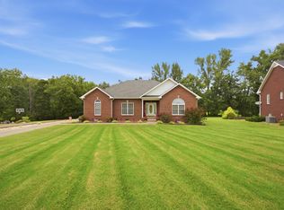 221 Allen Dr, Greenbrier, TN 37073