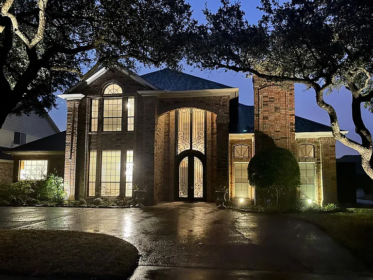4581 Hallmark Dr — Photo 35