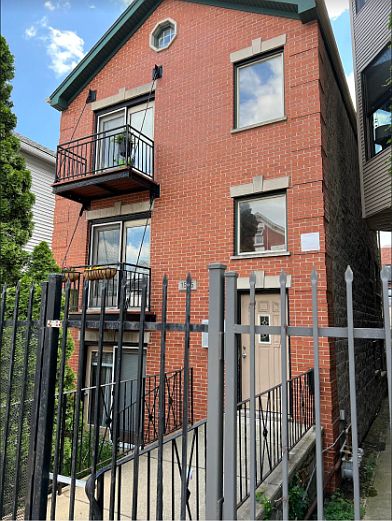 1st image of 1525 W Augusta Blvd #3