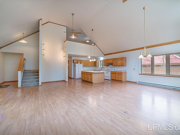 4th image of 225 Lakewood Ln