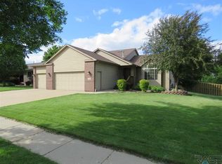 700 N Sandberg Dr, Sioux Falls, SD 57110