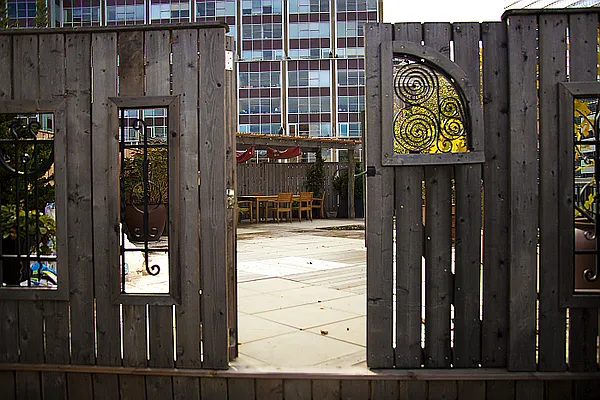 Sold by Tabak Real Estate | media 26