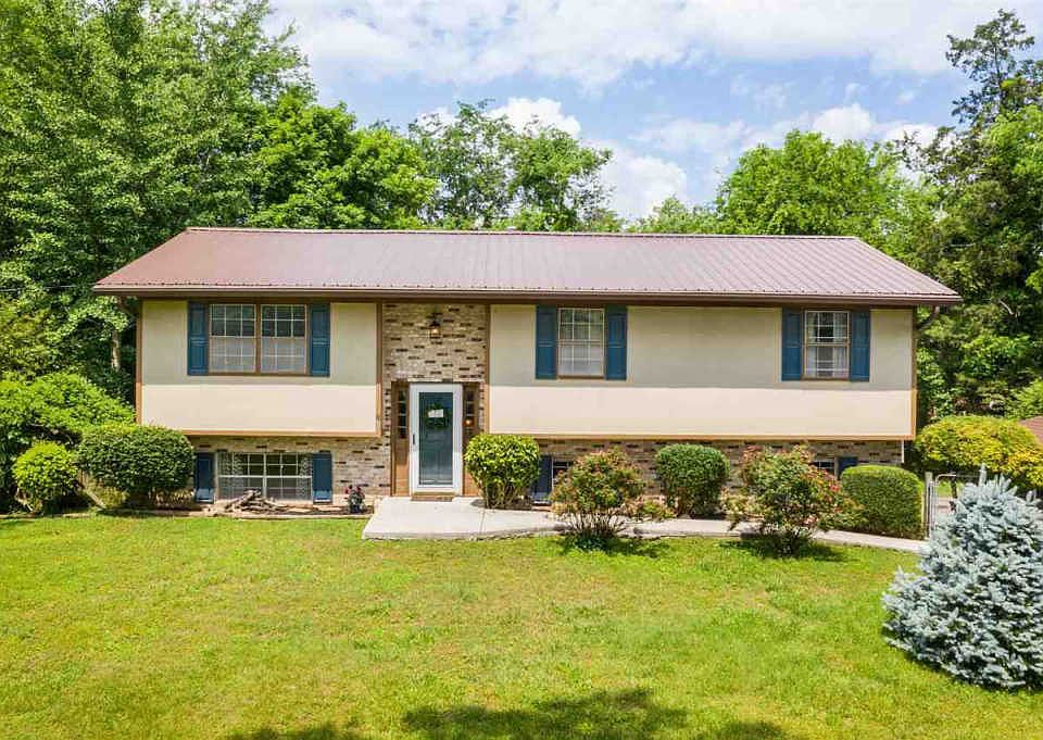 1st image of 3885 Faulk Dr NE