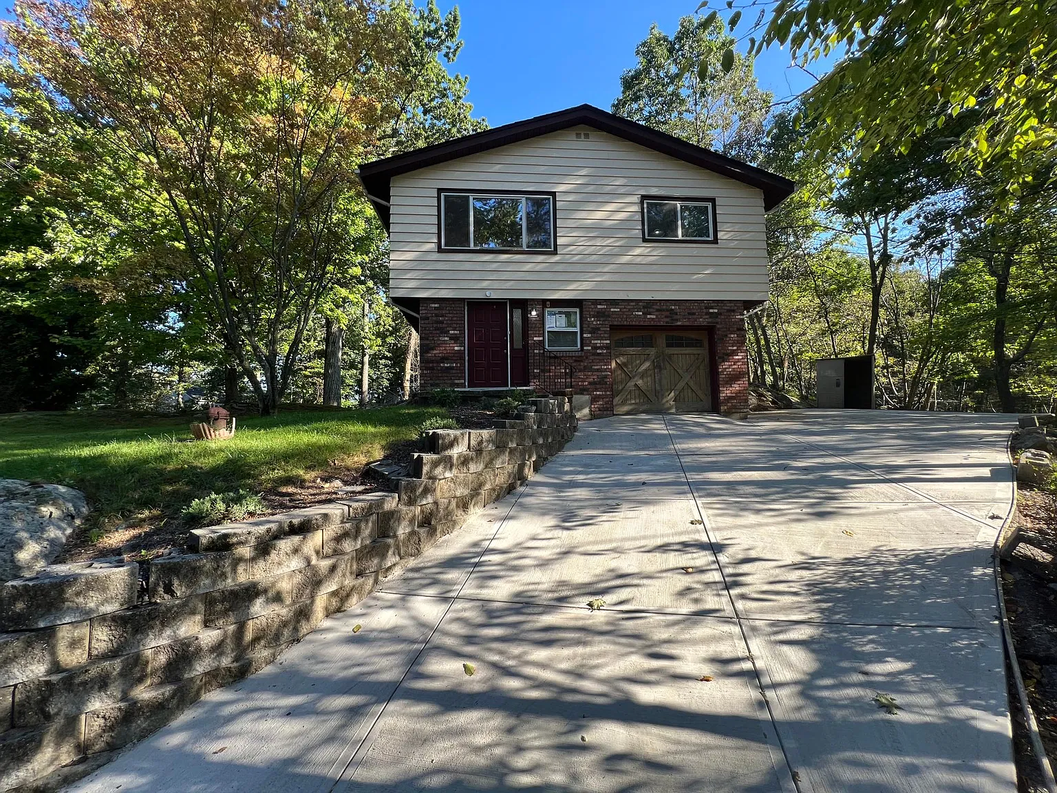 118 Evergreen Ave — Photo 3