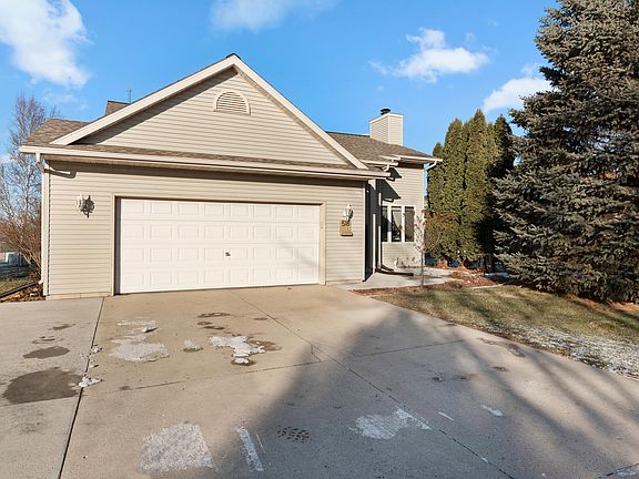 2nd image of 518 Foxtail Dr