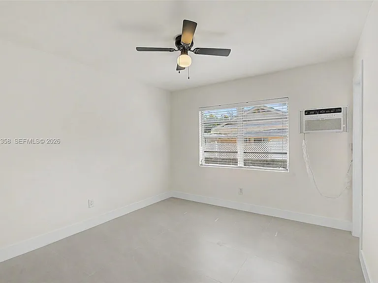 1021 SW 3rd St #6 — Photo 9