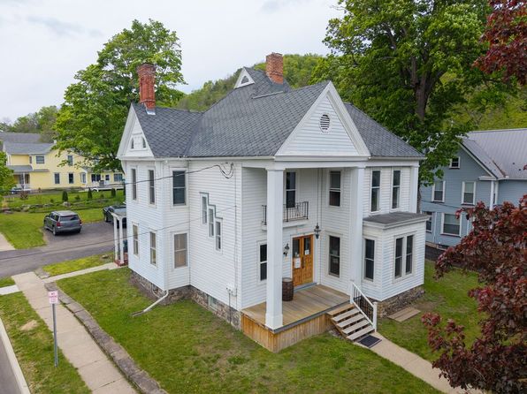 51 Main St