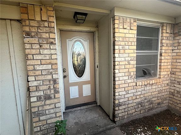 4th image of 709 Pheasant Dr