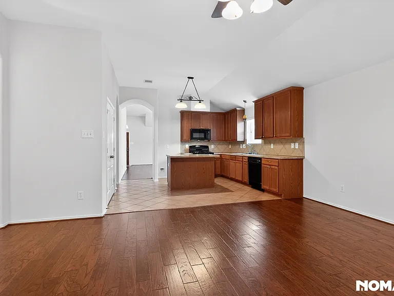 3610 Kale St — Photo 9