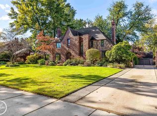 721 Balfour St, Grosse Pointe Park, MI 48230