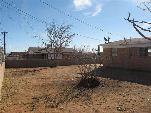 4 bed, 1144 sqft, $1,400 — Photo 4