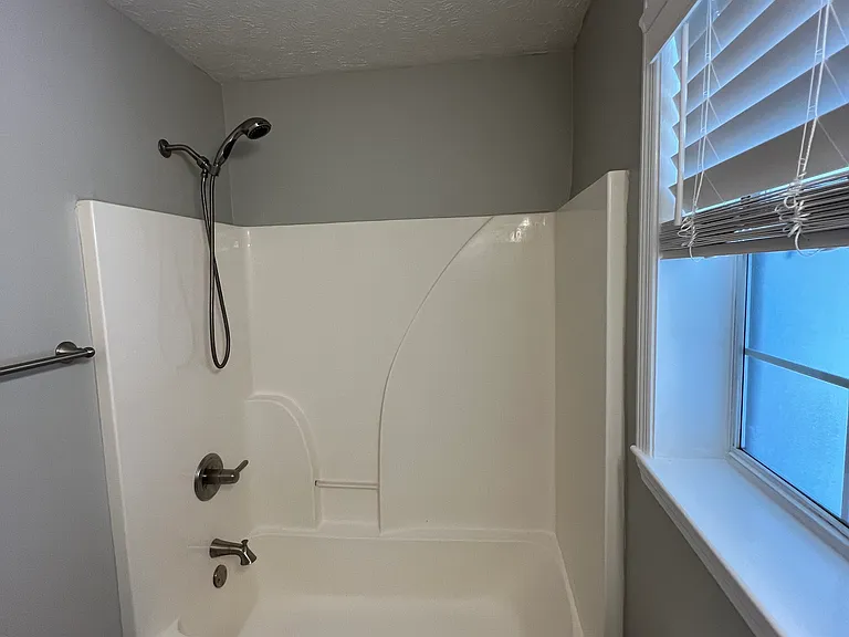 8315 Elizabeth Ave — Photo 7