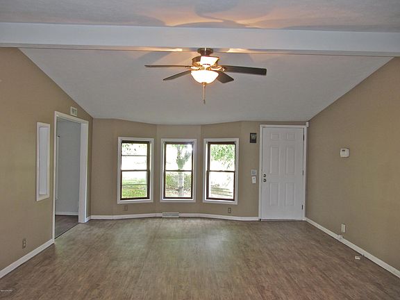 5th image of 5810 Belmont Ave NE