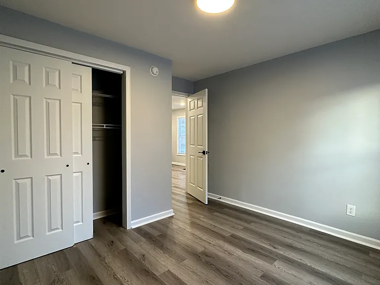 127 Henderson St #2 — Photo 14