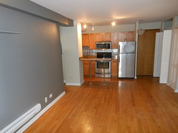 3rd image of 4180 N Marine Dr APT 601