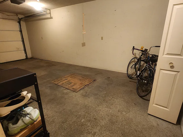 915 C St #B — Photo 2