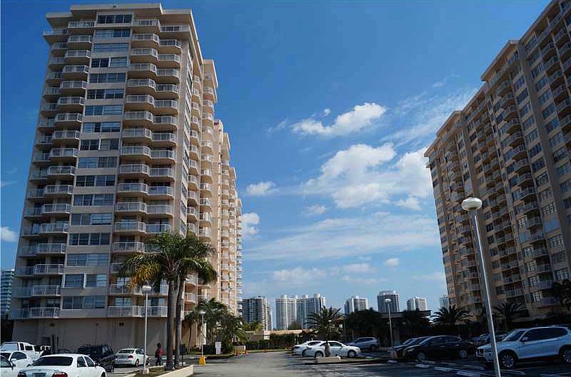 1st image of 18071 Biscayne Blvd #7043