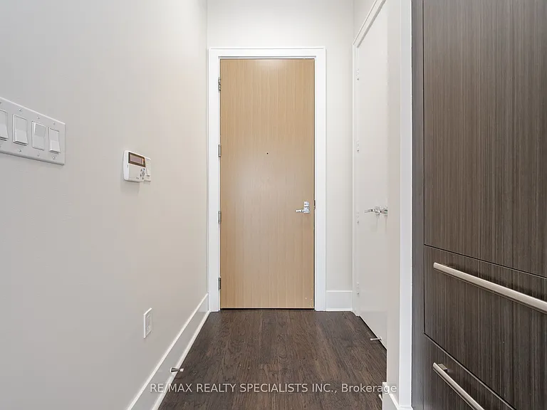 29 Queens Quay E #1118 — Photo 5