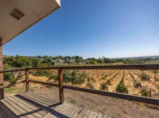 1381 W Riverside Ave, Sunnyside, WA 98944