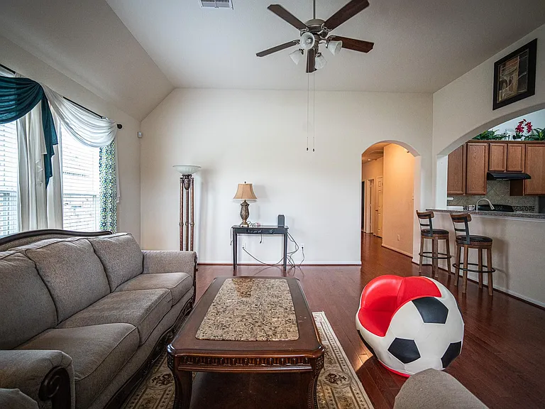 4138 Falvel Shadow Creek Dr — Photo 6