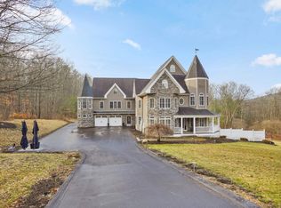 10 Woodland Dr, Hudson, NH 03051