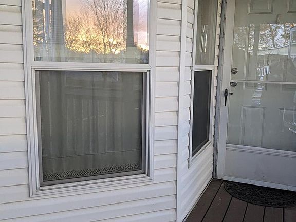 4th image of 60 Pine Ridge Blvd
