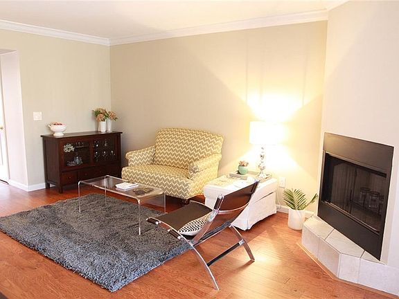 4th image of 2695 Williamsburg Cir