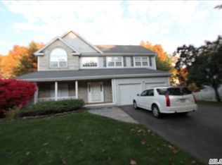 173 Plymouth Blvd, Smithtown, NY 11787