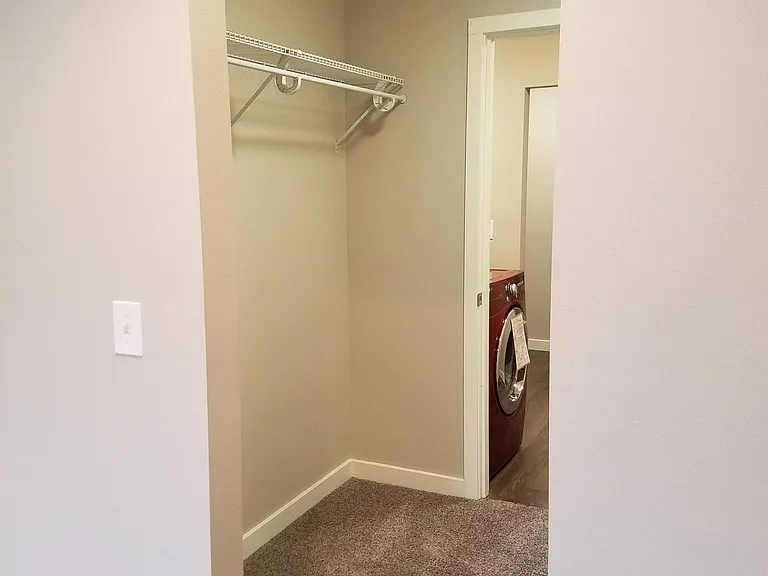 265 NE Alder St — Photo 10