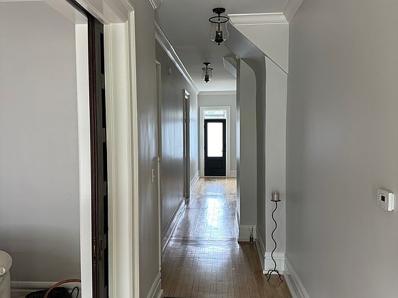 3rd image of 1051 Franklin Ave