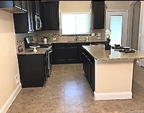 1871 Baron Dr — Photo 12