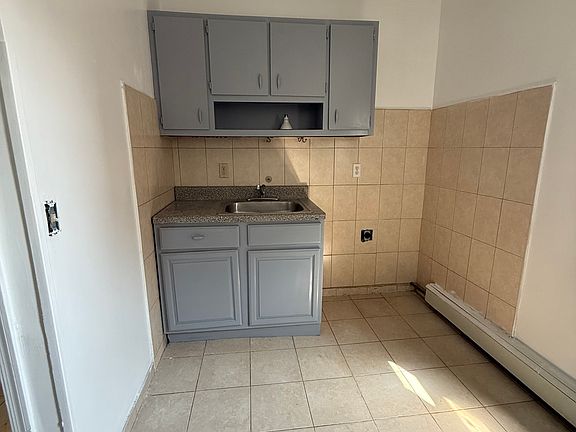 4th image of 21 Elliott St Floor 3