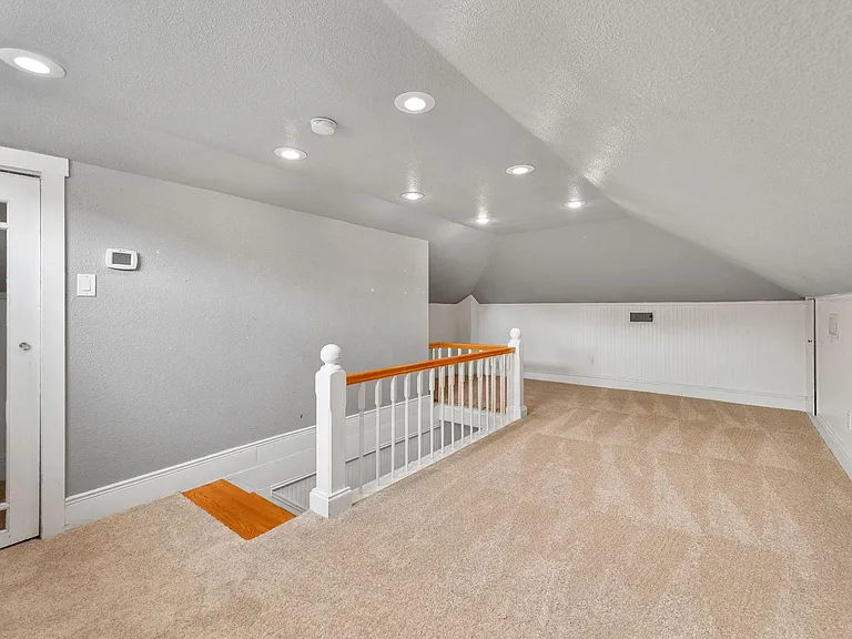 Upstairs Bedroom 4
