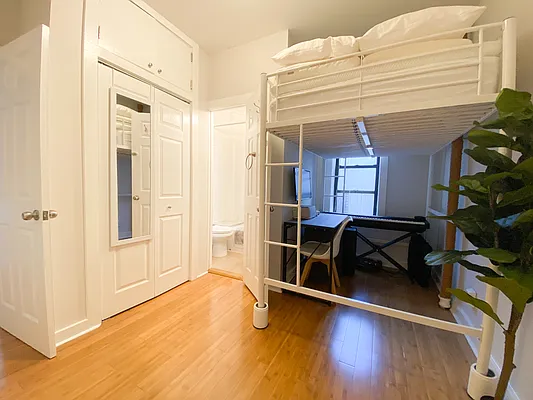 Rented by Real Broker NY LLC | media 62