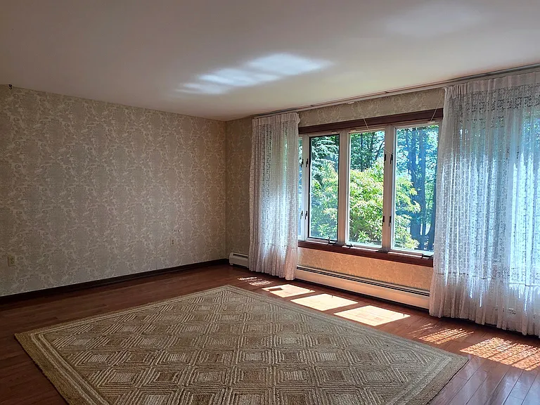 197 Winchester Dr — Photo 12