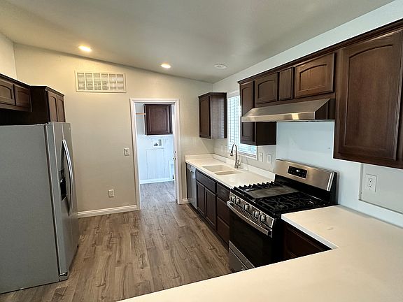 3rd image of 1225 Oceanside Blvd Unit 204